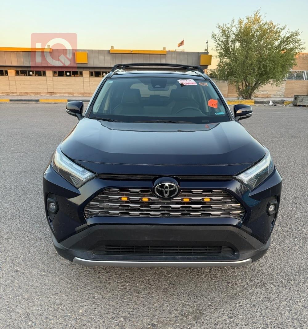 تۆیۆتا ڕاڤ 4